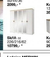 Skříň