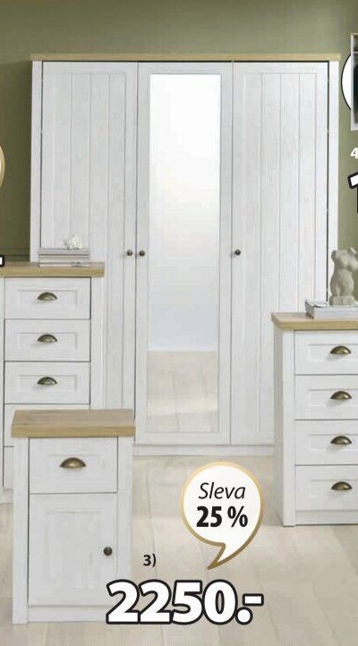 Šatní skříň